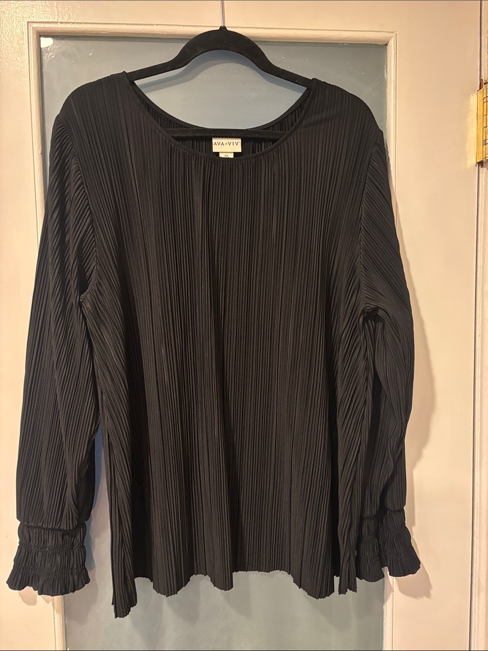 Ava & Viv Black Pleated Long Sleeve Ruffle Cuff Top